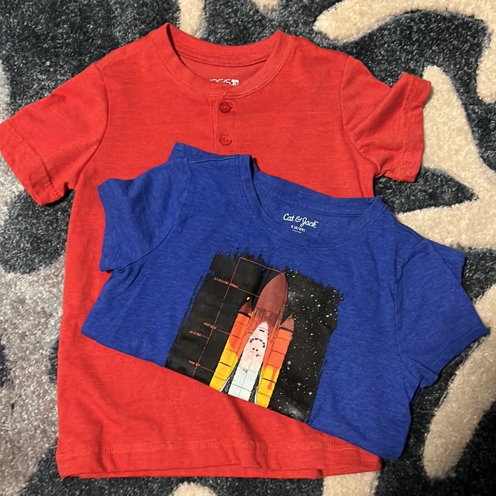BOYS • two tee shirts • size small